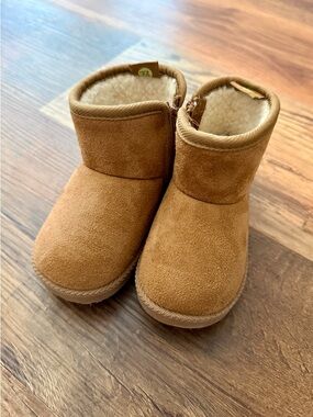 Toddler Brown Suede Booties - size 5